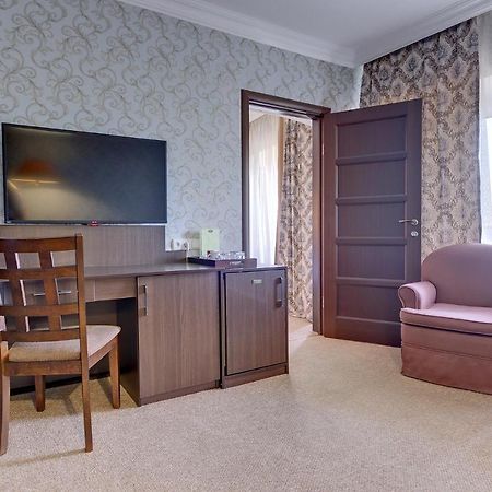 Premier Alatau Hotel Almaty Ngoại thất bức ảnh