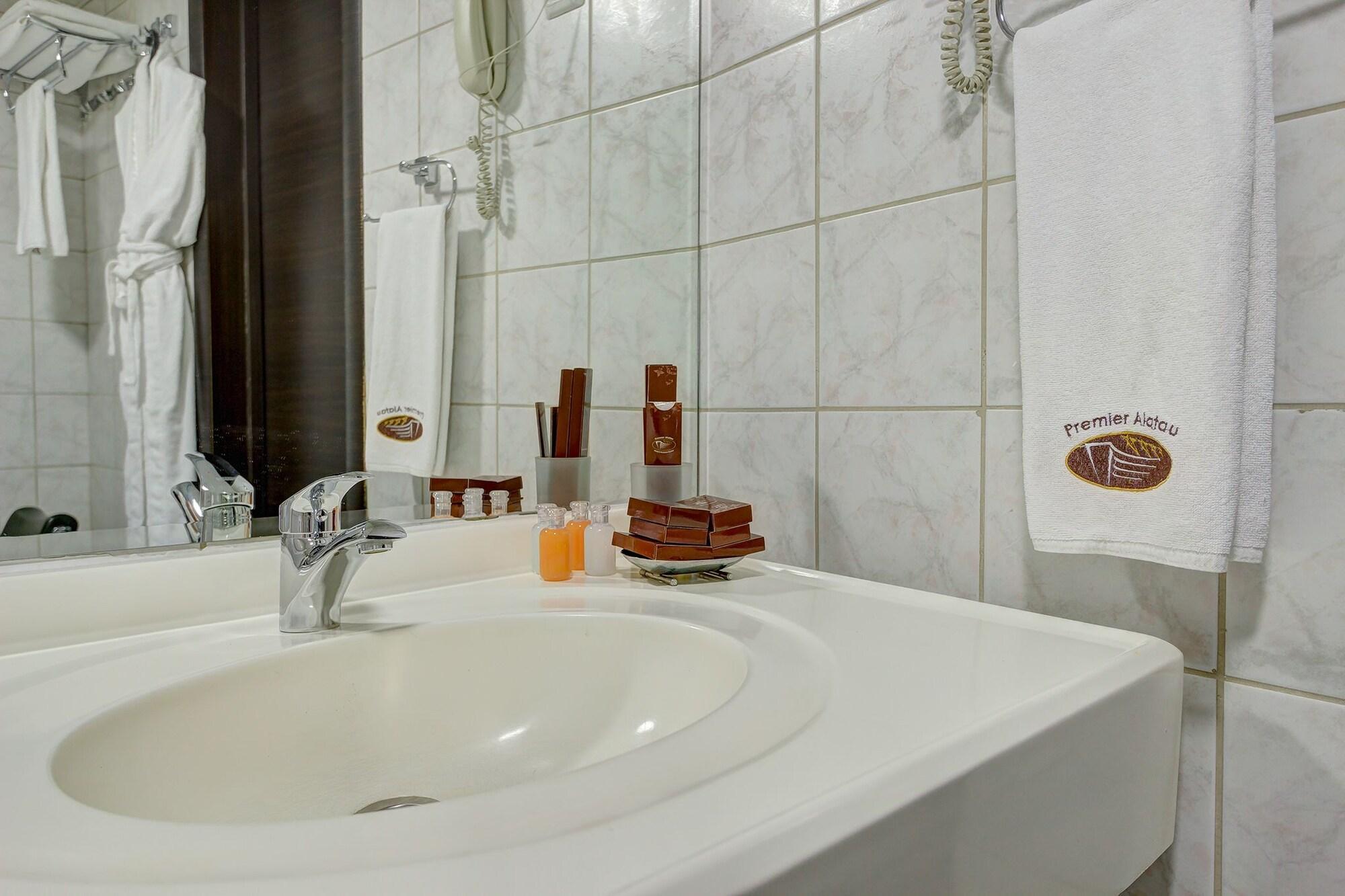 Premier Alatau Hotel Almaty Ngoại thất bức ảnh