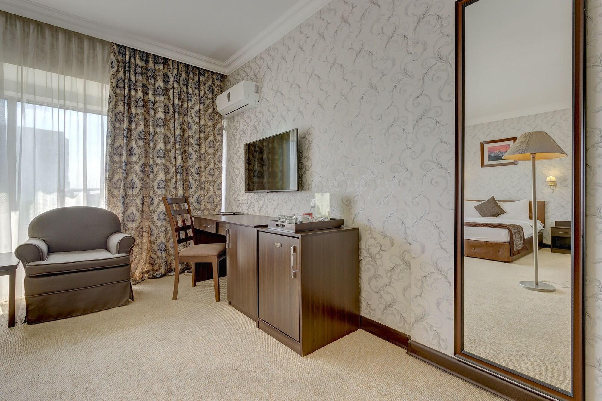 Premier Alatau Hotel Almaty Ngoại thất bức ảnh