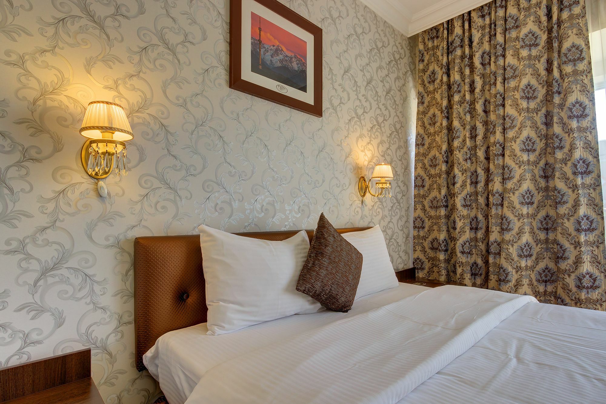 Premier Alatau Hotel Almaty Ngoại thất bức ảnh